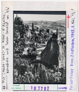 Vorschaubild Le Puy: Saint-Michel d'Aiguilhe, Kathedrale Notre-Dame und Felsen Corneille von Nordwesten 